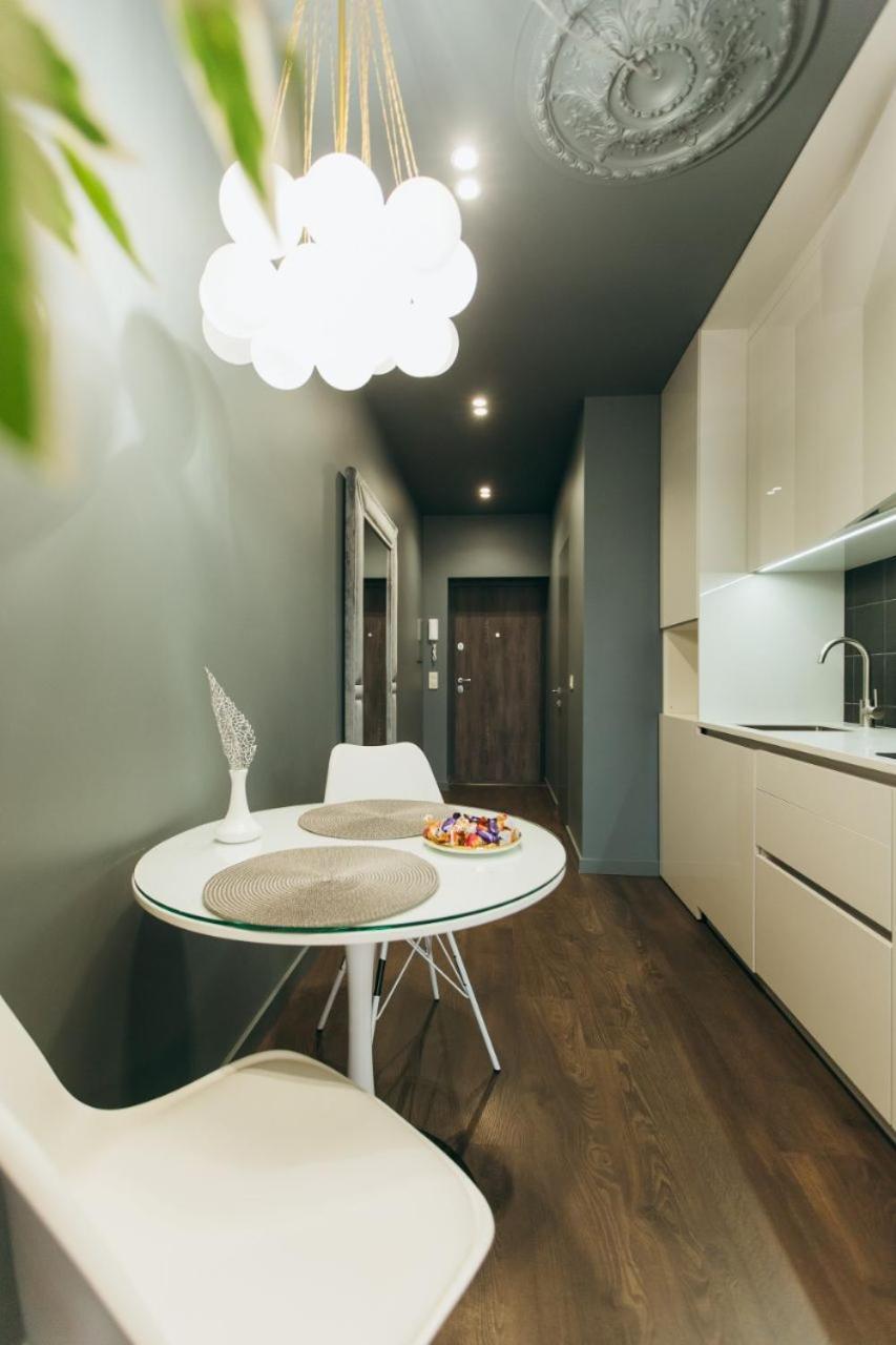 Atlant Luxury Apartments On Golovna Навпроти Тц Депот, Безконтактне Заселення 切尔诺夫策 外观 照片