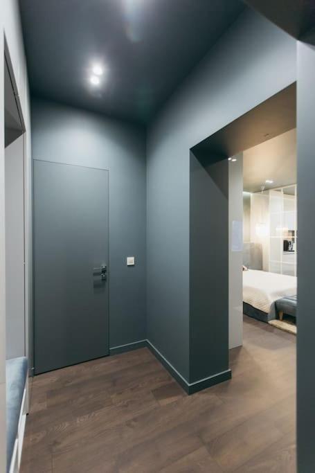 Atlant Luxury Apartments On Golovna Навпроти Тц Депот, Безконтактне Заселення 切尔诺夫策 外观 照片