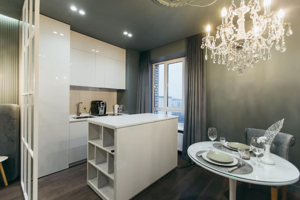 Atlant Luxury Apartments On Golovna Навпроти Тц Депот, Безконтактне Заселення 切尔诺夫策 外观 照片