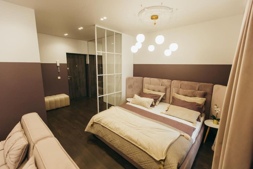 Atlant Luxury Apartments On Golovna Навпроти Тц Депот, Безконтактне Заселення 切尔诺夫策 外观 照片