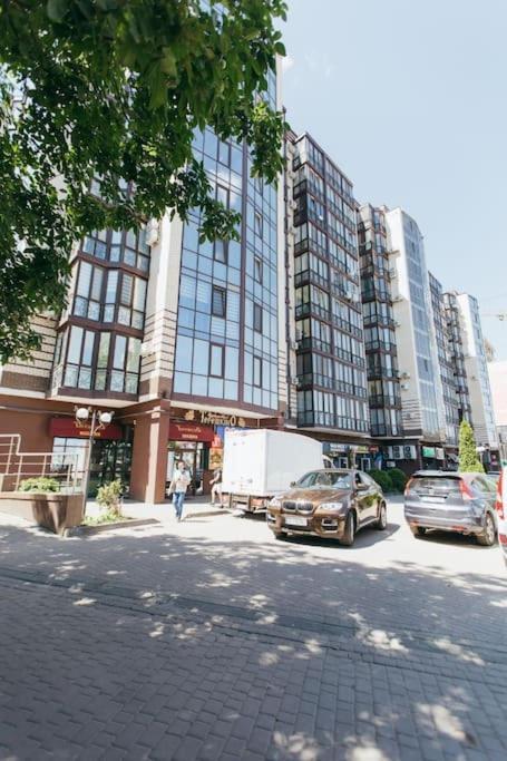 Atlant Luxury Apartments On Golovna Навпроти Тц Депот, Безконтактне Заселення 切尔诺夫策 外观 照片